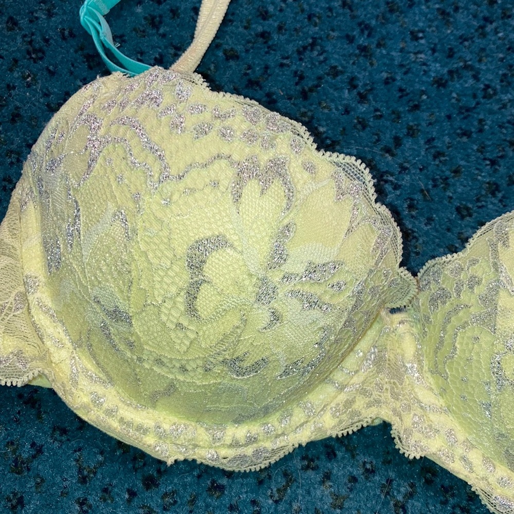 Victoria’s Secret PINK yellow Lace Push Up Bra - Picture 2 of 5